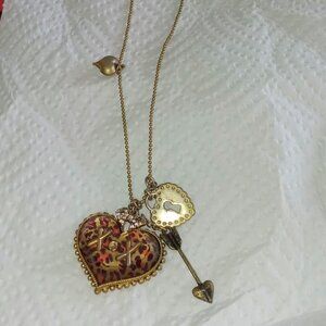 betsey johnson necklace